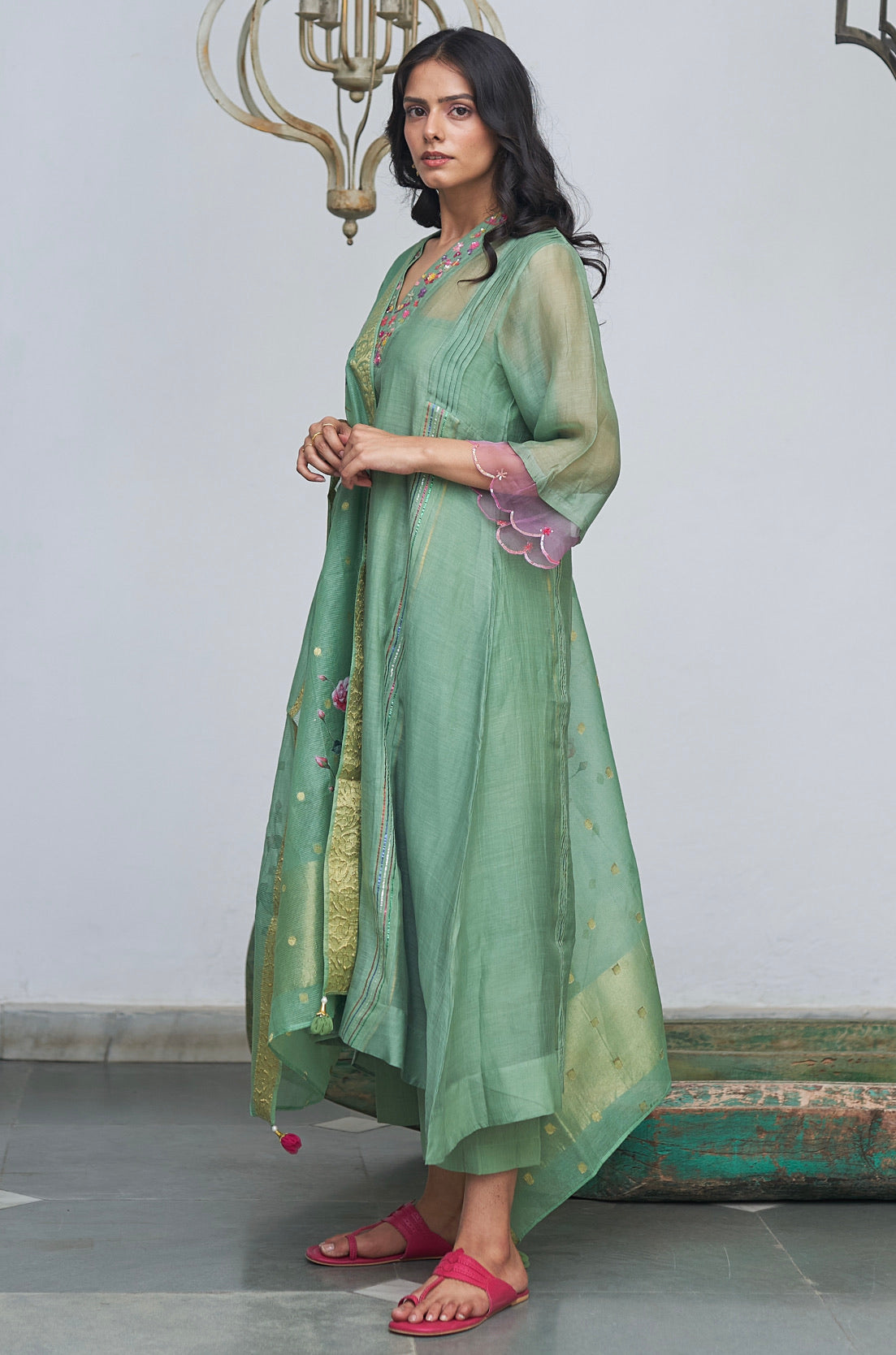 The Aster Set with Roses