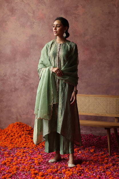Paakizah Kurta Set