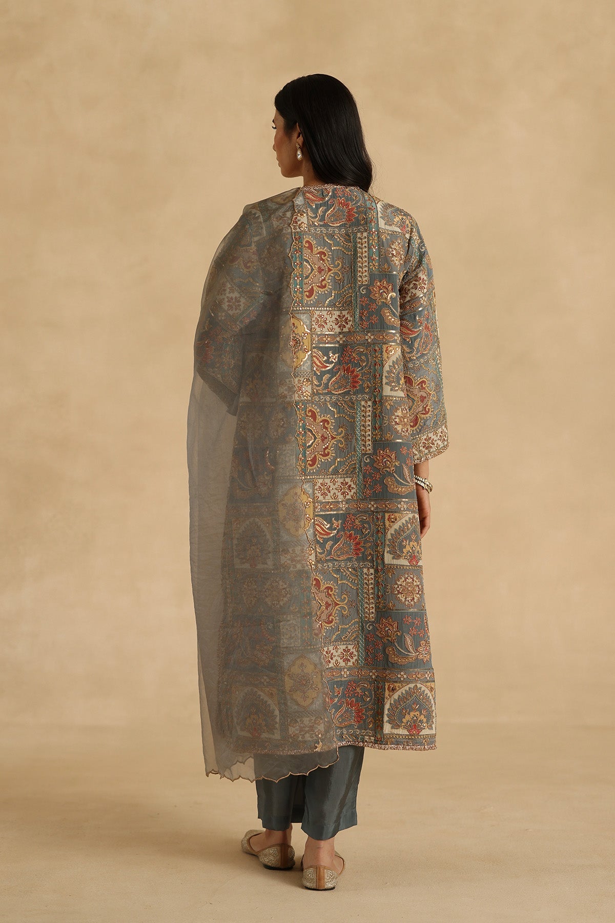 Tarini Suit Set