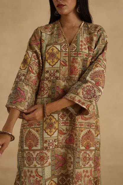 Tarini Suit Set