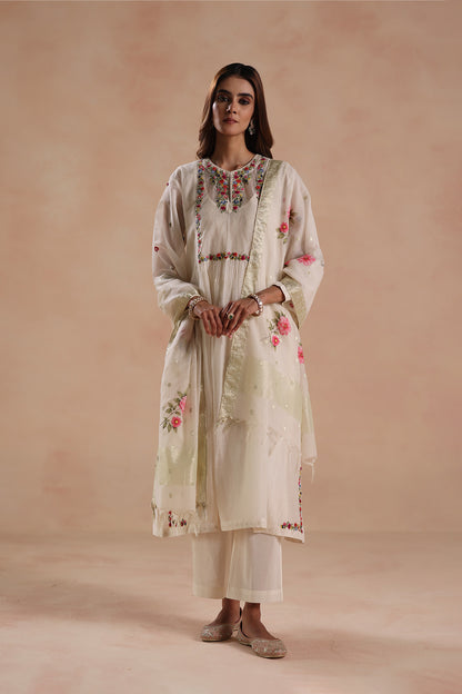 Mehak Bakshi in Jheel Kurta Set
