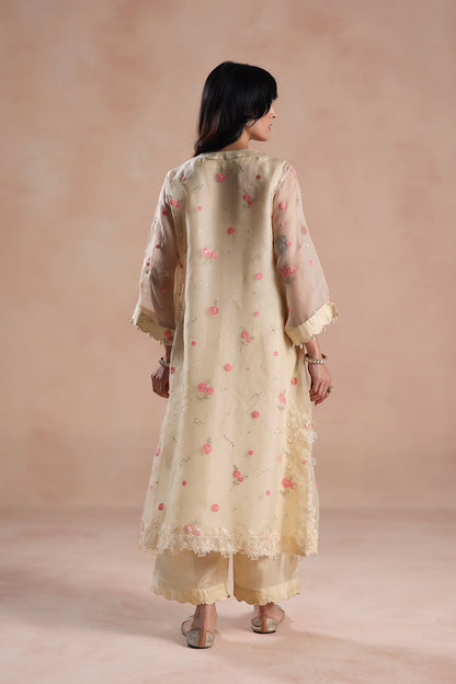 Sara Arjun in Sareena Kurta Set