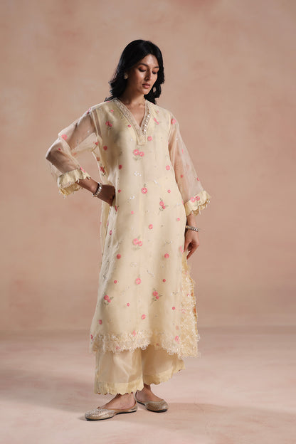 Sara Arjun in Sareena Kurta Set