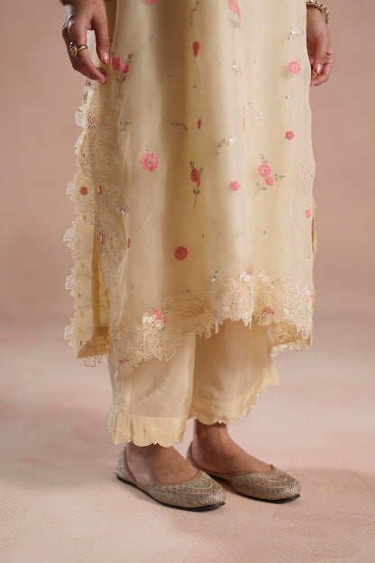 Sara Arjun in Sareena Kurta Set