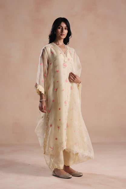 Sara Arjun in Sareena Kurta Set