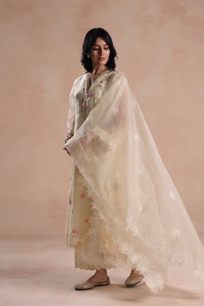 Sara Arjun in Sareena Kurta Set