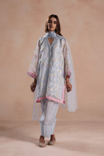 Ish Kaur in Eraya Kurta Set