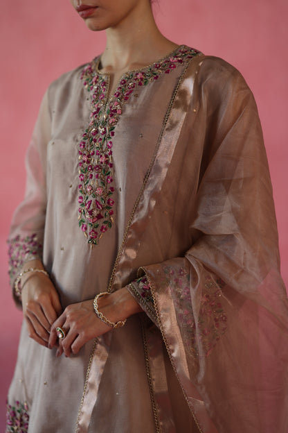 Kewra Kurta Set