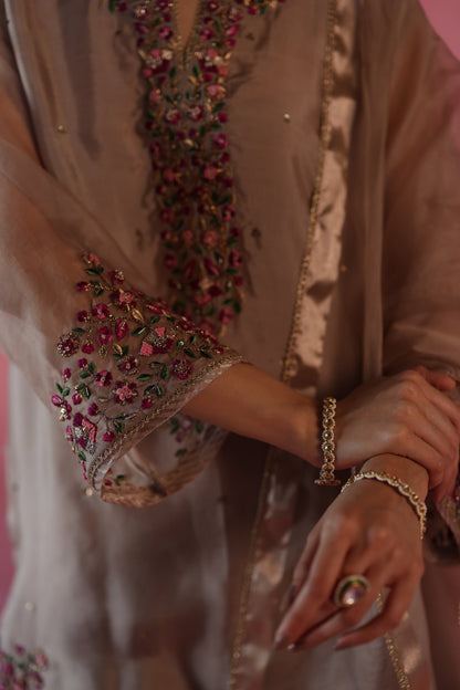 Kewra Kurta Set