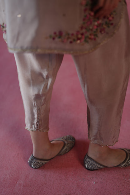 Kewra Kurta Set