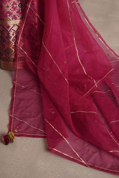 Saras Lehenga