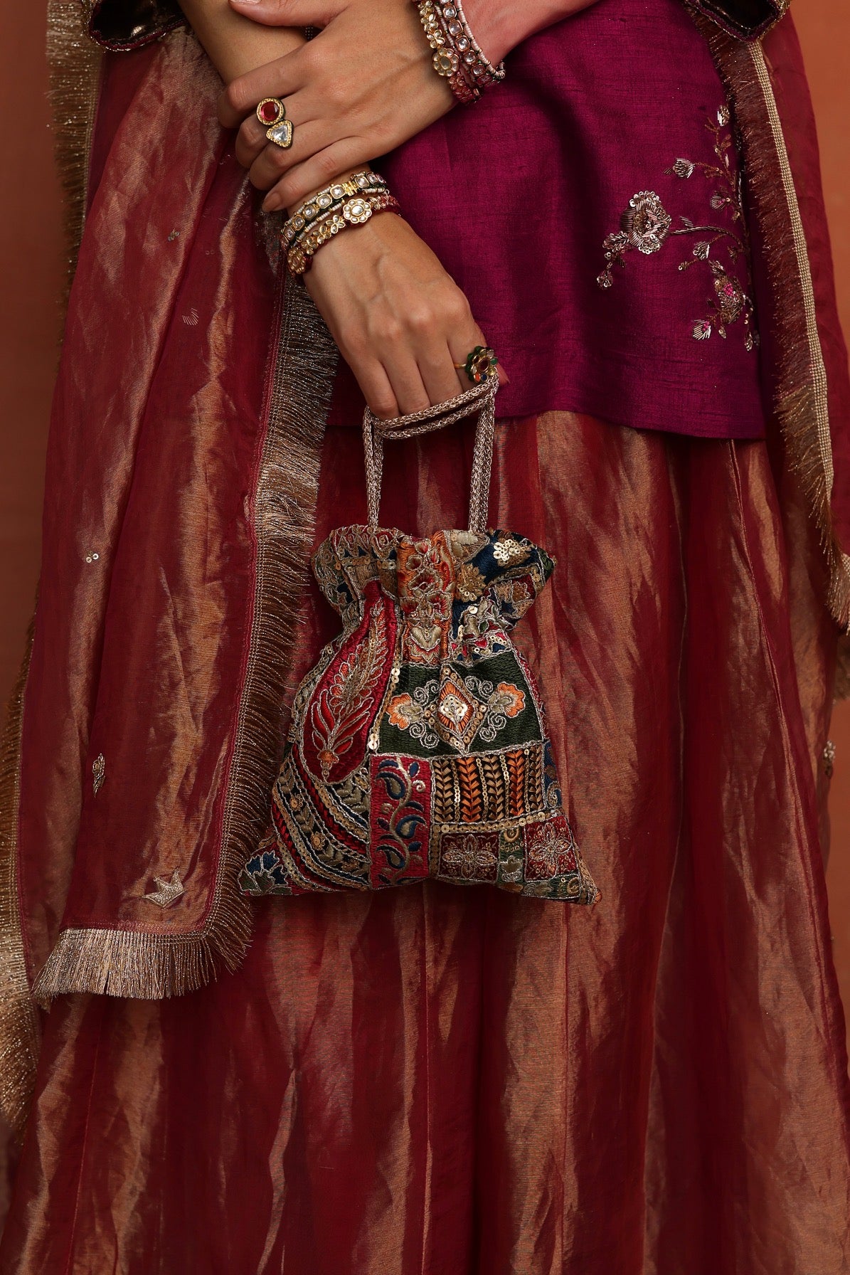 Siyal Potli – Begum Global Store