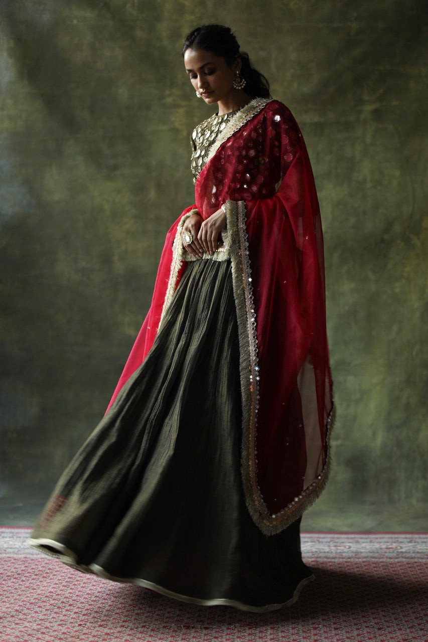 Sifat Lehenga