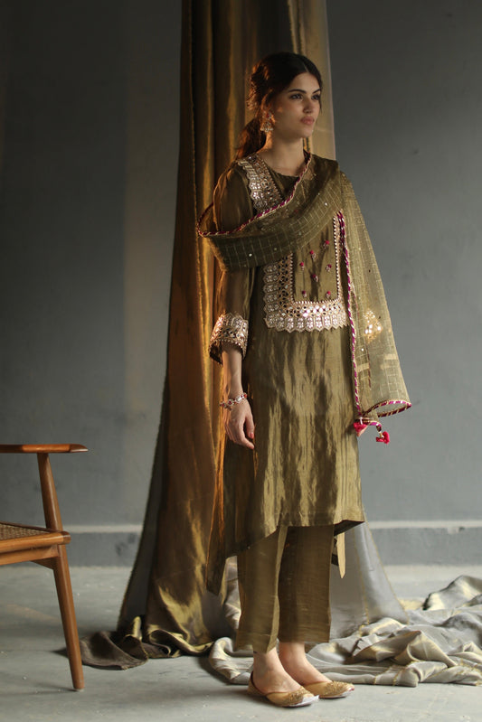 Nakasha Kurta Set