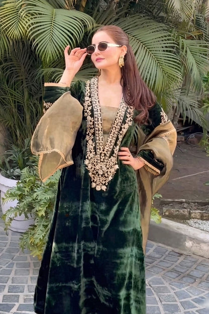 Ish Kaur in Minar Kurta Set