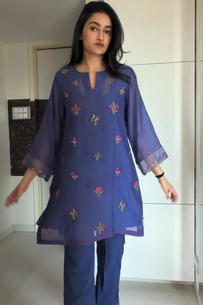 Aayushi soni in Raina Kurta Set