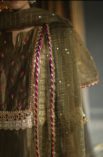 Nakasha Kurta Set