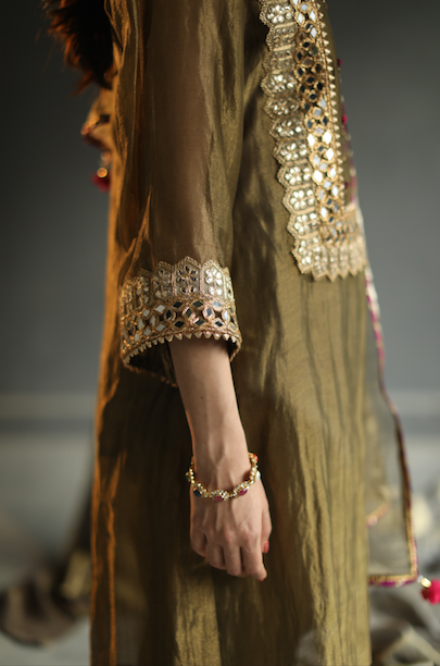 Nakasha Kurta Set