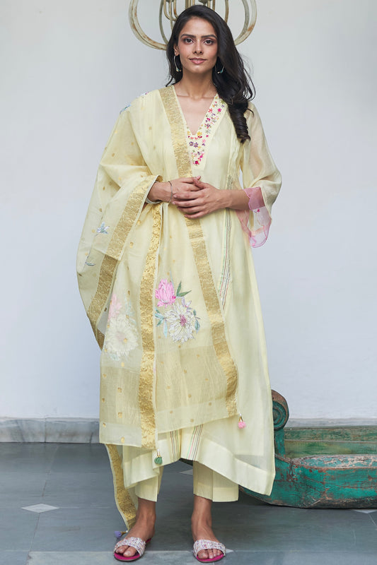 The Aster Set with Gerberas