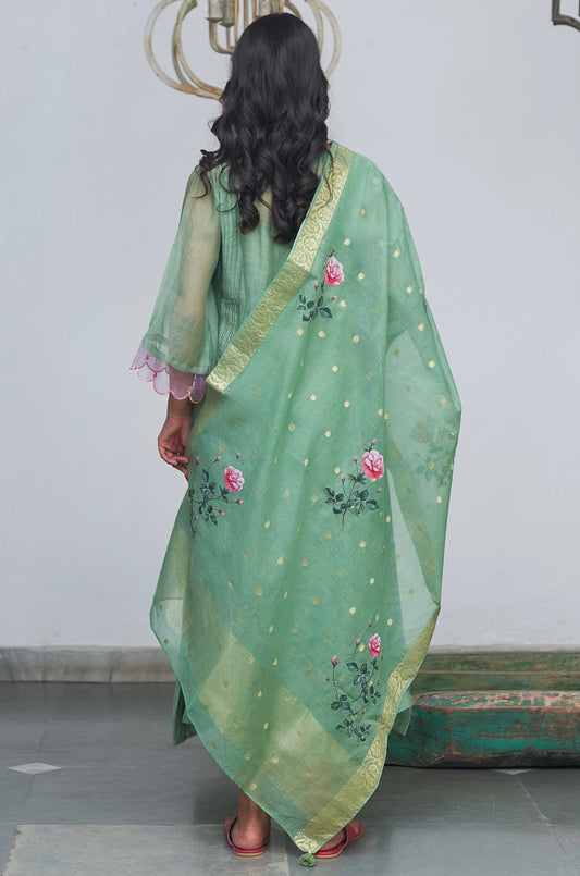 The Aster Set with Roses