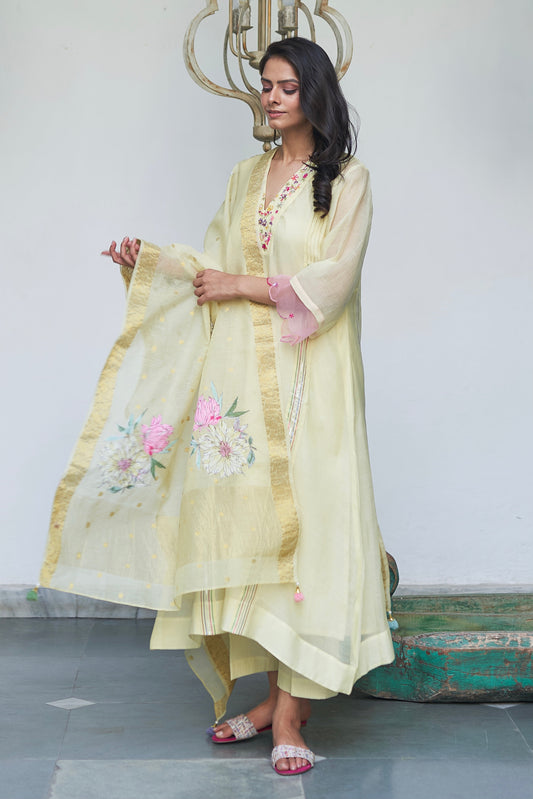 The Aster Set with Gerberas