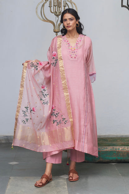 The Aster Set with Roses